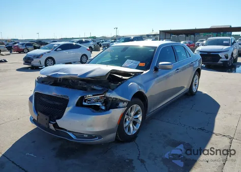 2015 Chrysler 300 Limited z USA, uszkodzony, nr VIN 2C3CCAAG7FH786359